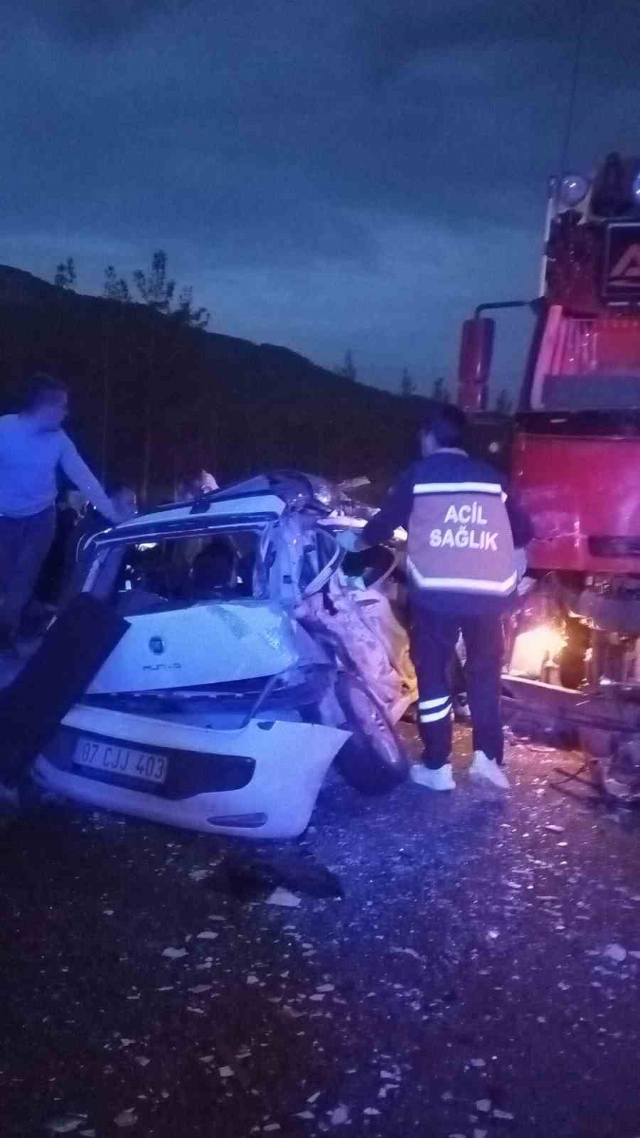 Isparta-Antalya karayolunda feci kaza: 1 ölü, 4 yaralı 7 isparta antalya karayolunda feci kaza 1 olu 4 yarali 3 E54ayuu2