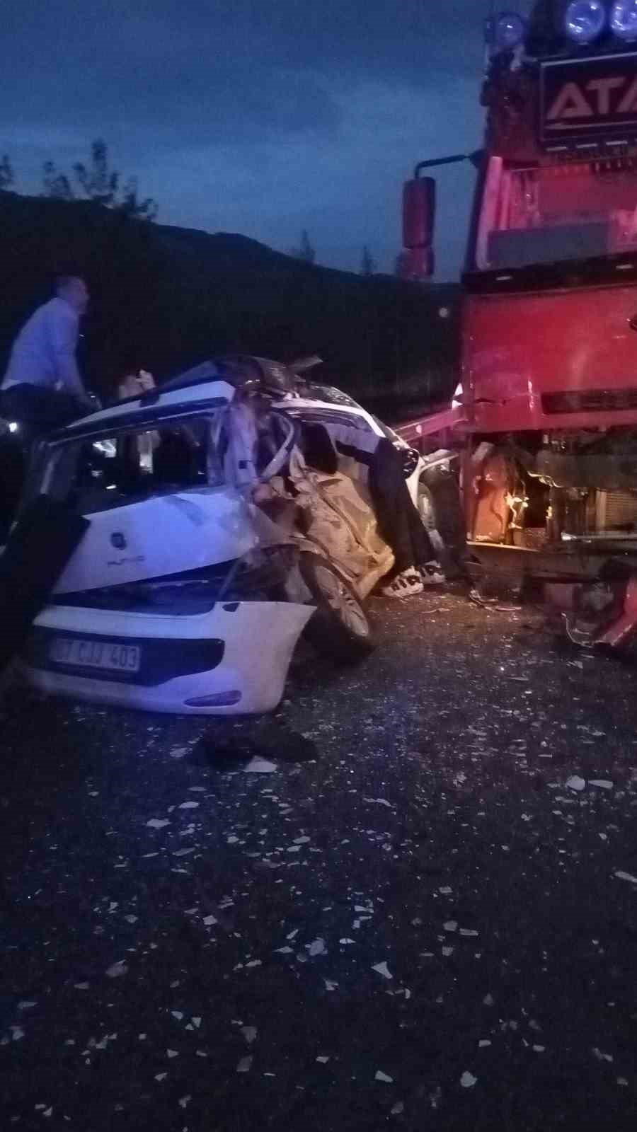 Isparta-Antalya karayolunda feci kaza: 1 ölü, 4 yaralı 8 isparta antalya karayolunda feci kaza 1 olu 4 yarali 4