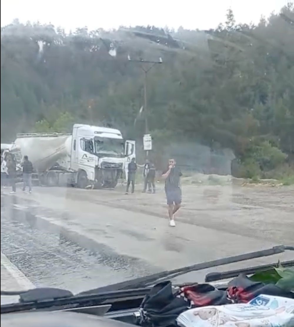 isparta antalya karayolunda feci kaza 7 olu 1 YGgV86Xj