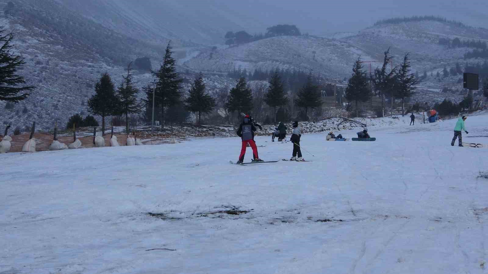 isparta davrazda suni karla kayak keyfi devam ediyor 3 Wad1ypzn