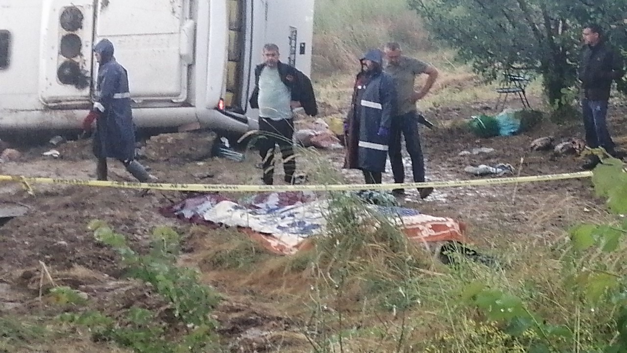 isparta valiliginden kaza aciklamasi 4 olu 26 yarali 1