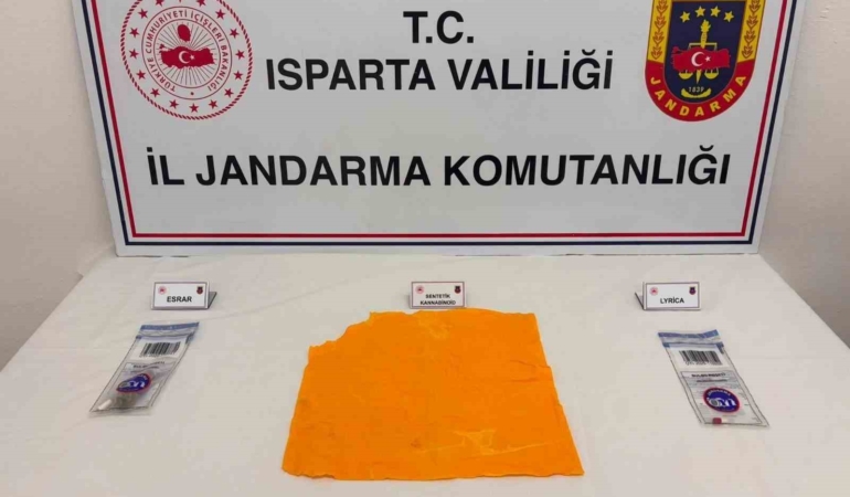 ispartada-10-bin-kullanimlik-sentetik-uyusturucu-ele-gecirildi-1-tutuklama-hQMVO9mP.jpg