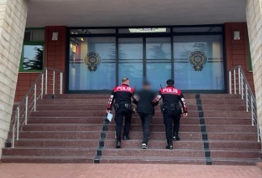 Isparta’da 36 yıl 11 ay hapis cezası bulunan hükümlü yakalandı 4 ispartada 36 yil 11 ay hapis cezasi bulunan hukumlu yakalandi 0