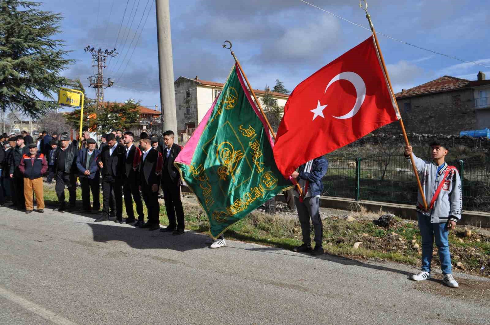 ispartada asirlik sancak kaldirma ve asker ugurlama gelenegi 0 yTOAuqcO