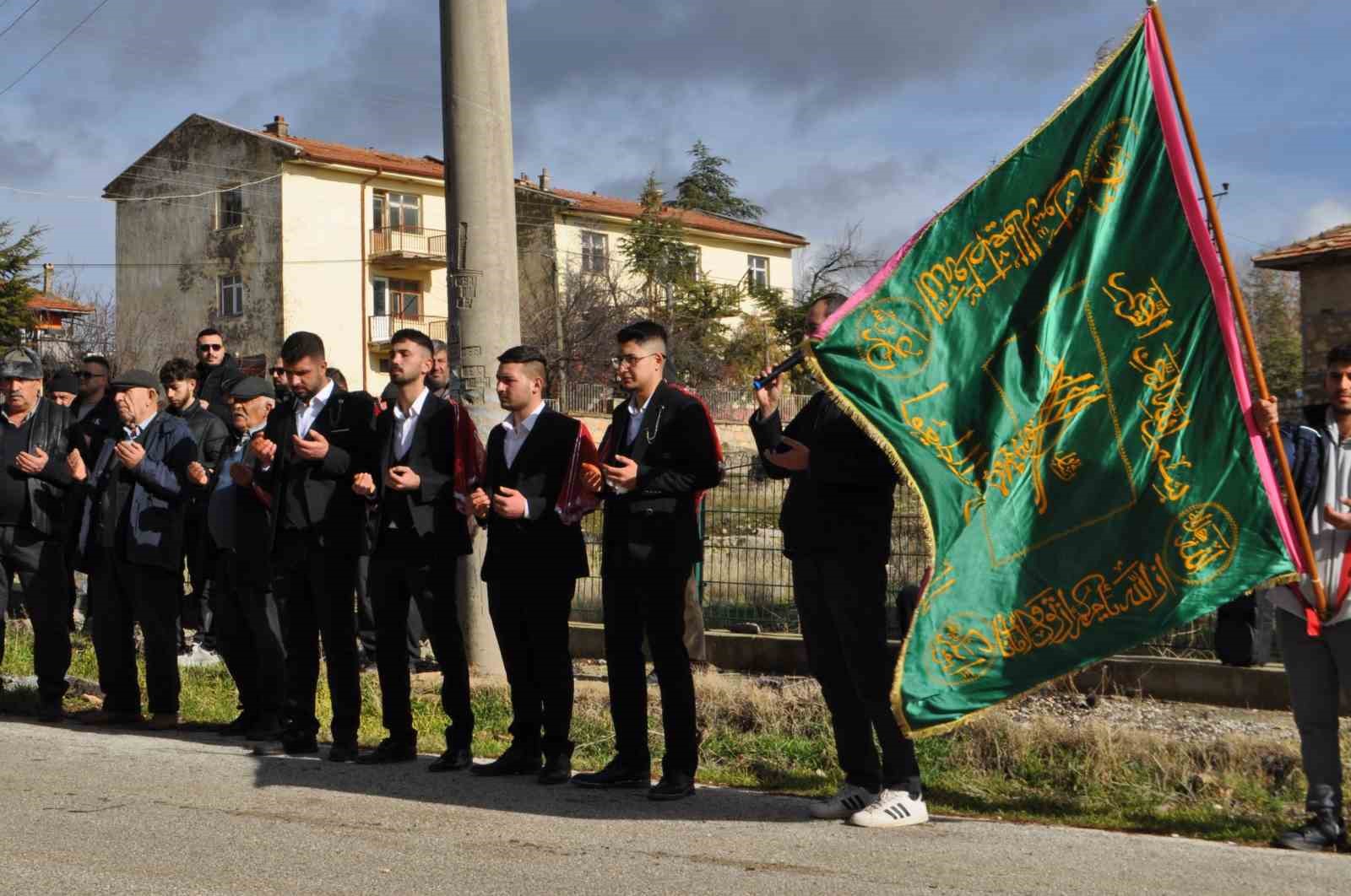 ispartada asirlik sancak kaldirma ve asker ugurlama gelenegi 4 Yd43Cc6w
