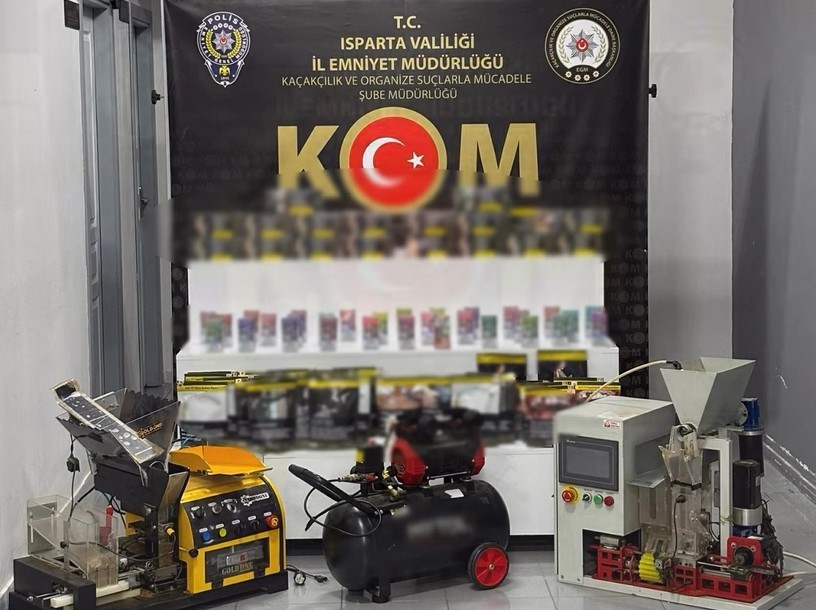 ispartada kacakcilik operasyonunda binlerce kacak urun ele gecirildi 0 eqhKWNCy