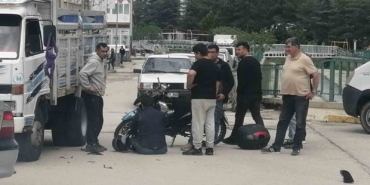 ispartada-kamyonet-ile-motosiklet-carpisti-1-yarali-SINXvviB.jpg