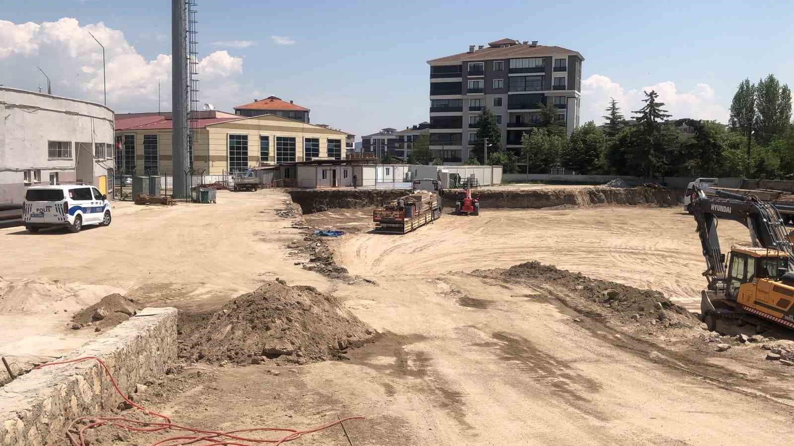 ispartada kanalizasyon hatti calismasinda gocuk meydana geldi 1 isci yaralandi 3 mtJNMtjc