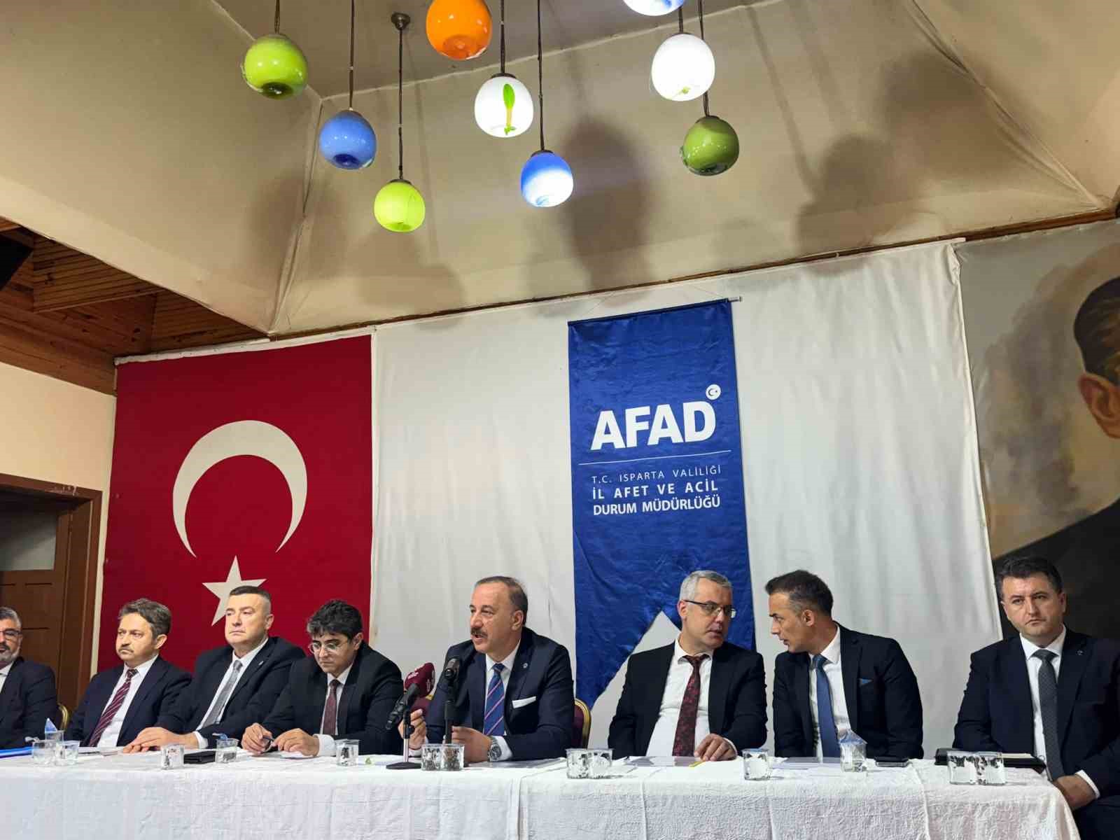 ispartada kayalarin tehdit ettigi mahallenin gelecegi masaya yatirildi 11 6D4PlPvv