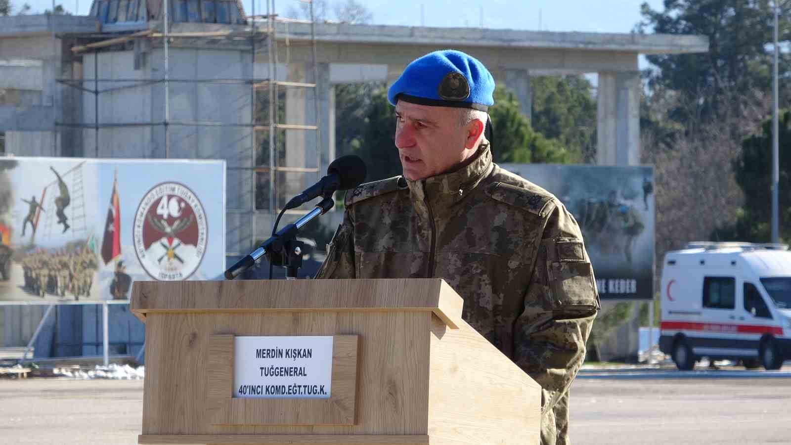 ispartada komandolar mezun oldu aileler gurur ve duygu dolu anlar yasadi 3 tSj7w4iX