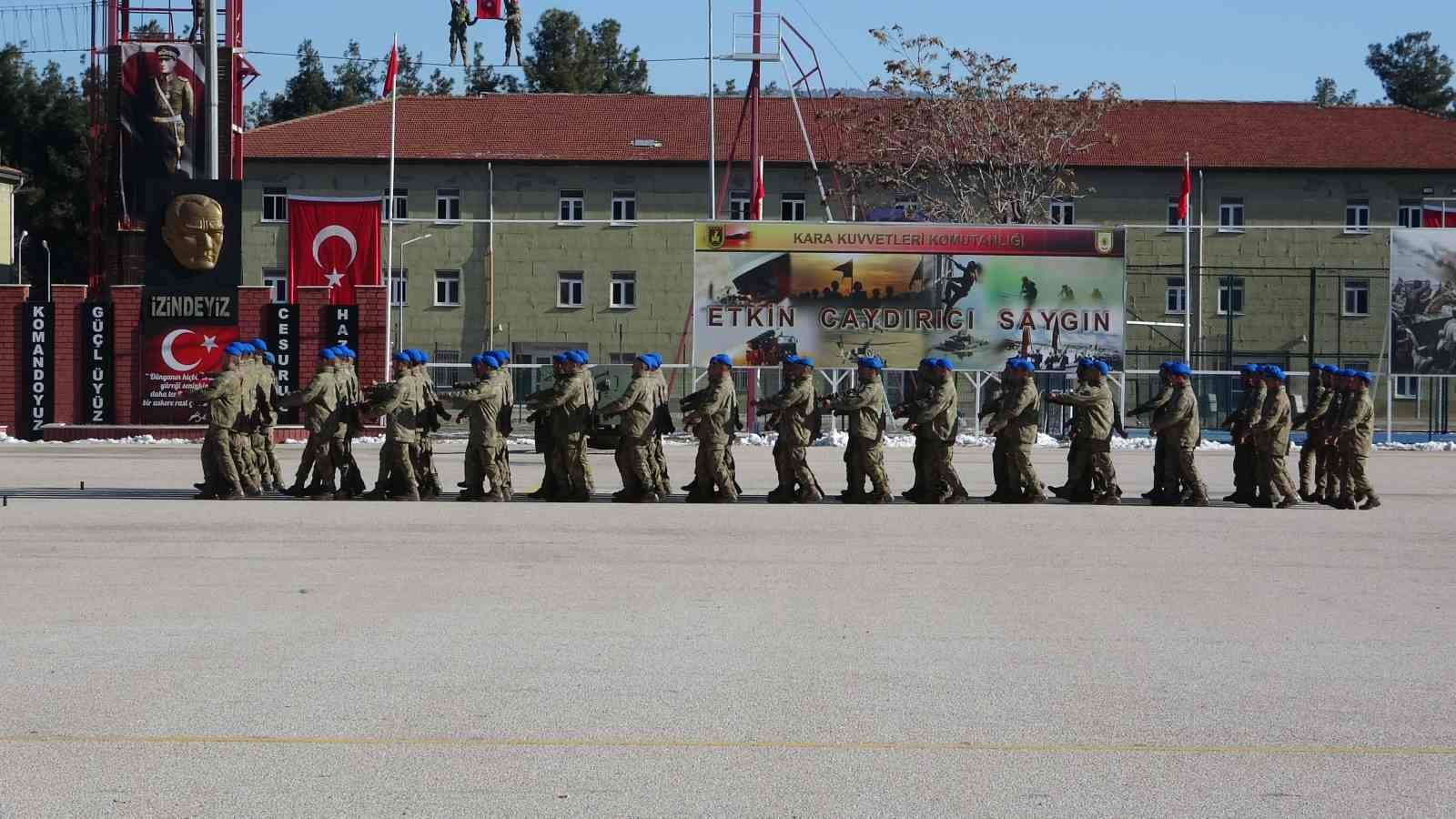 ispartada komandolar mezun oldu aileler gurur ve duygu dolu anlar yasadi 5 gCZuqEr9
