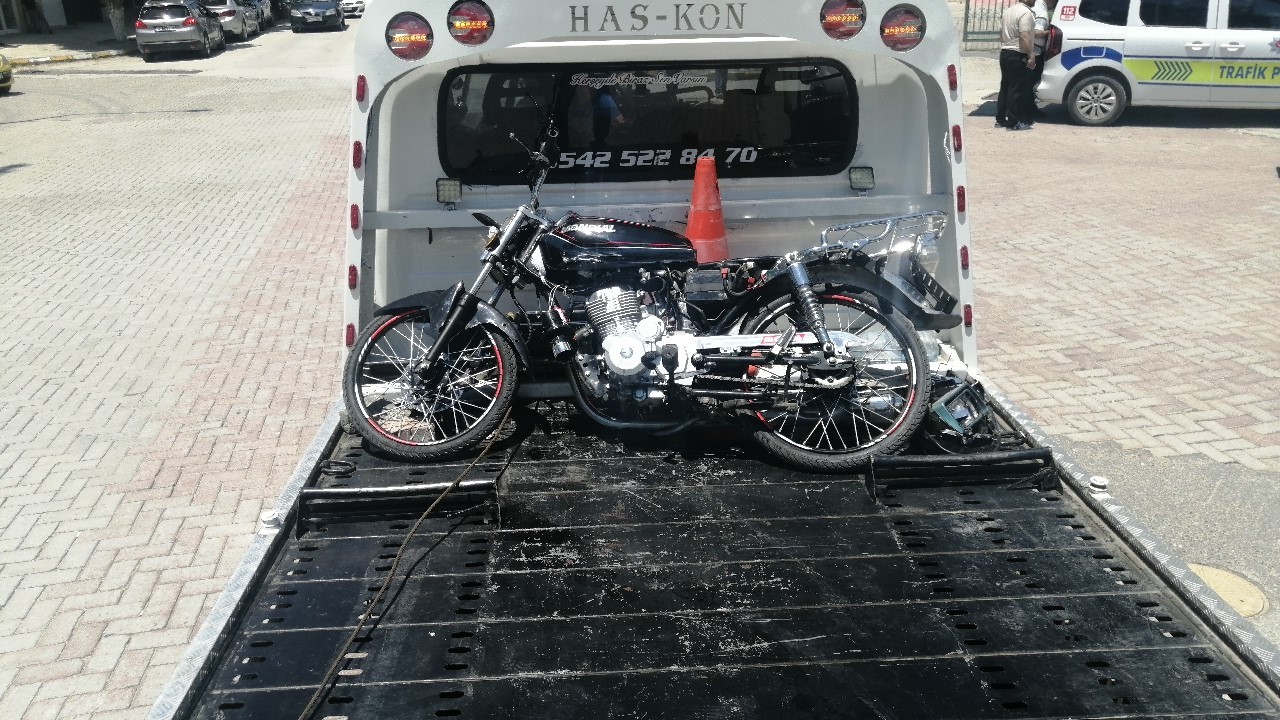Isparta’da otomobil ile motosiklet çarpıştı: 1 yaralı 6 ispartada otomobil ile motosiklet carpisti 1 yarali 2