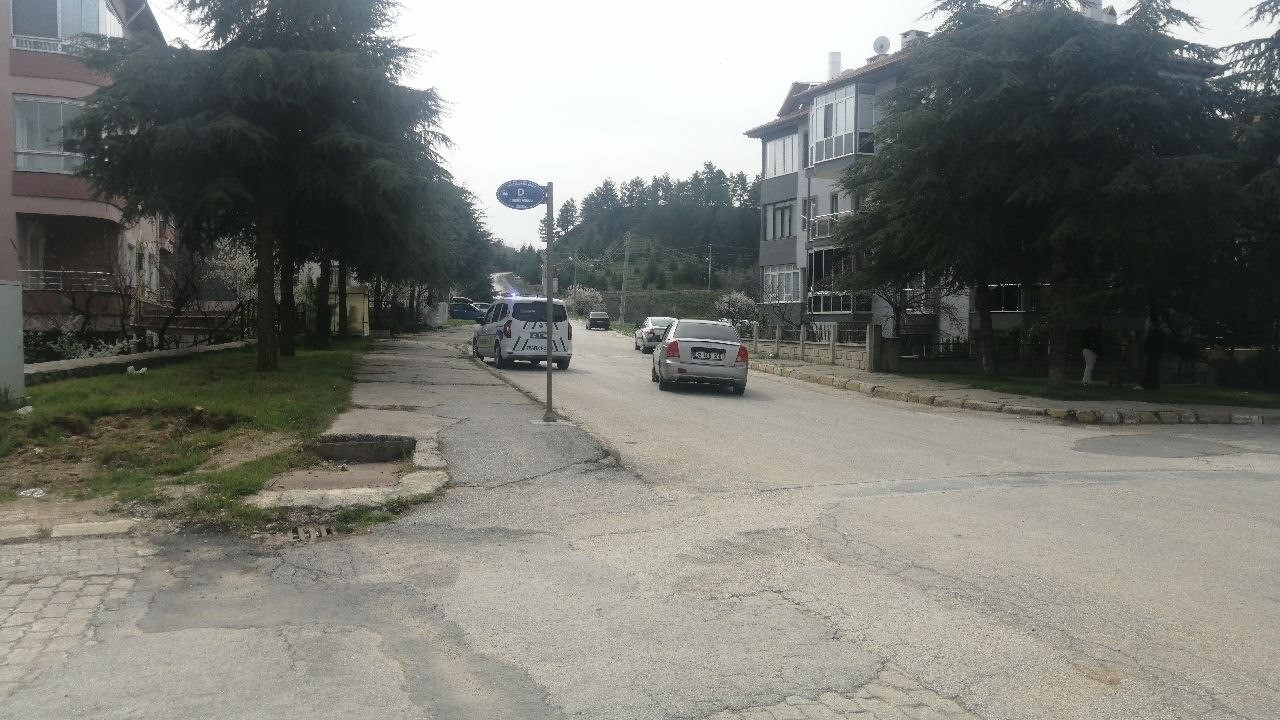 ispartada otomobil ile tur otobusu carpisti 1 yarali 2 V7UAlwe6