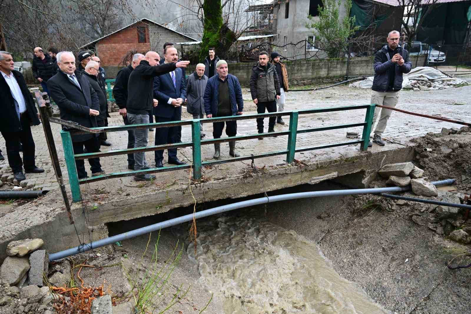 ispartada su baskini meydana gelen koyde hasar tespit calismalari basladi 0 OTy5wAbZ
