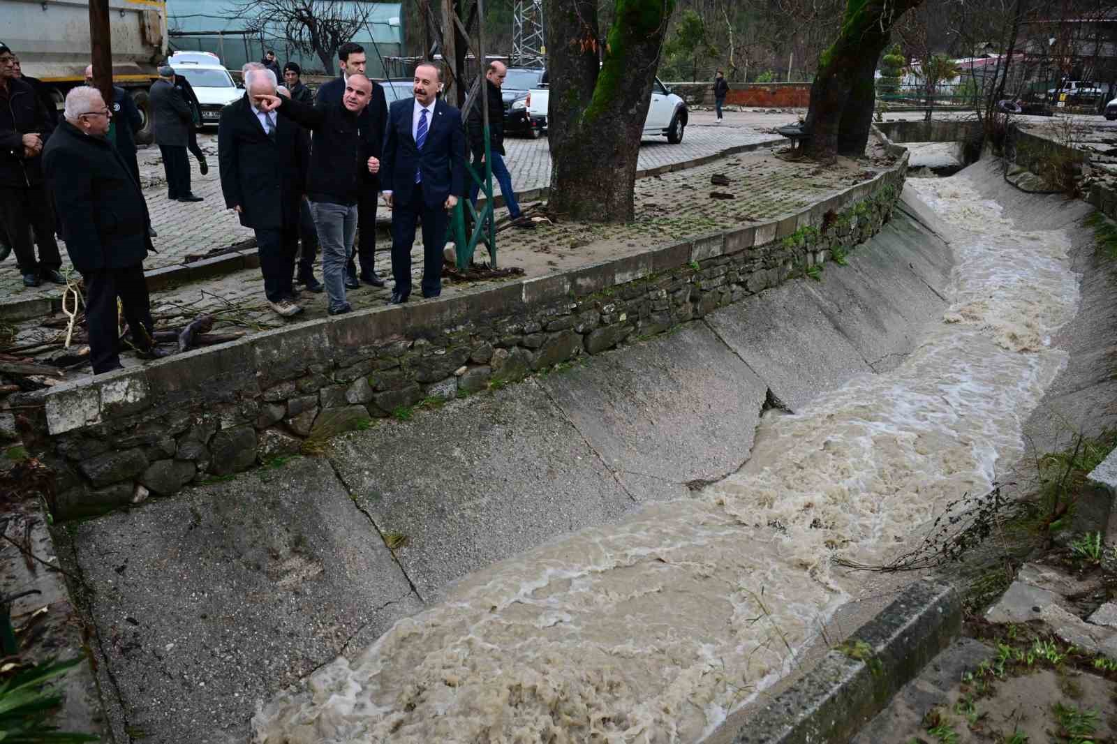 ispartada su baskini meydana gelen koyde hasar tespit calismalari basladi 1 rzW7rVmH