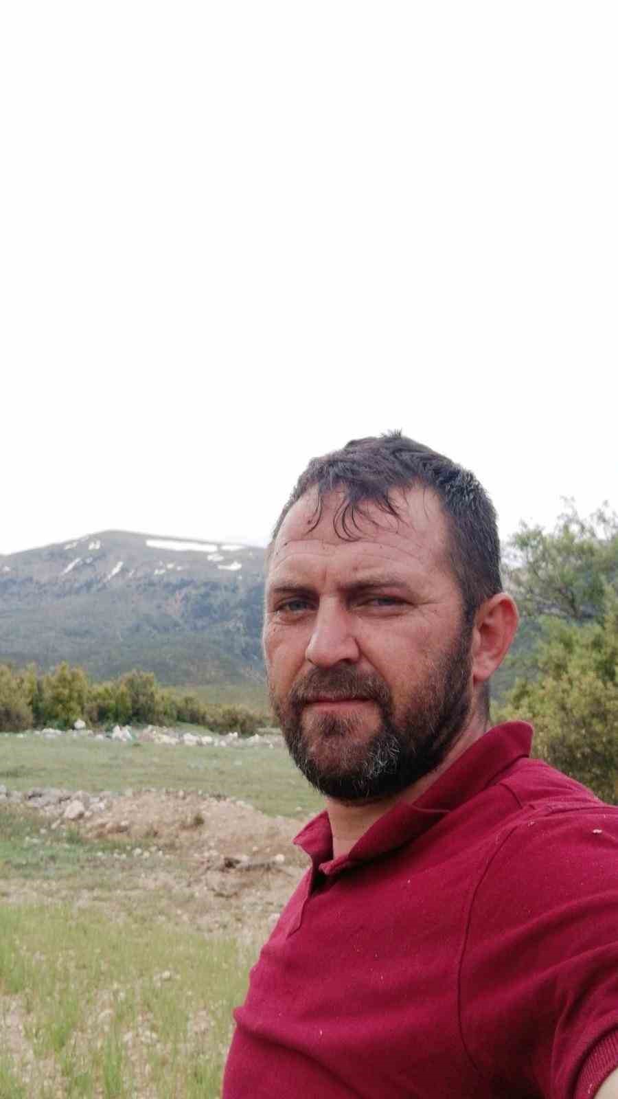 ispartada tartistigi arkadasi tarafindan bicaklanarak olduruldu 0 WhGfKiNe
