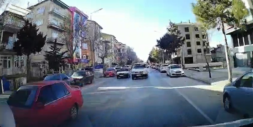 Isparta’da tehlikeli sollama kamerada: Kazadan kıl payı kurtuldu 7 ispartada tehlikeli sollama kamerada kazadan kil payi kurtuldu 3 JPGIjWlY