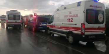 ispartada-tur-minibusu-sarampole-yuvarlandi-4-olu-16-yarali-eErCxmrQ.jpg