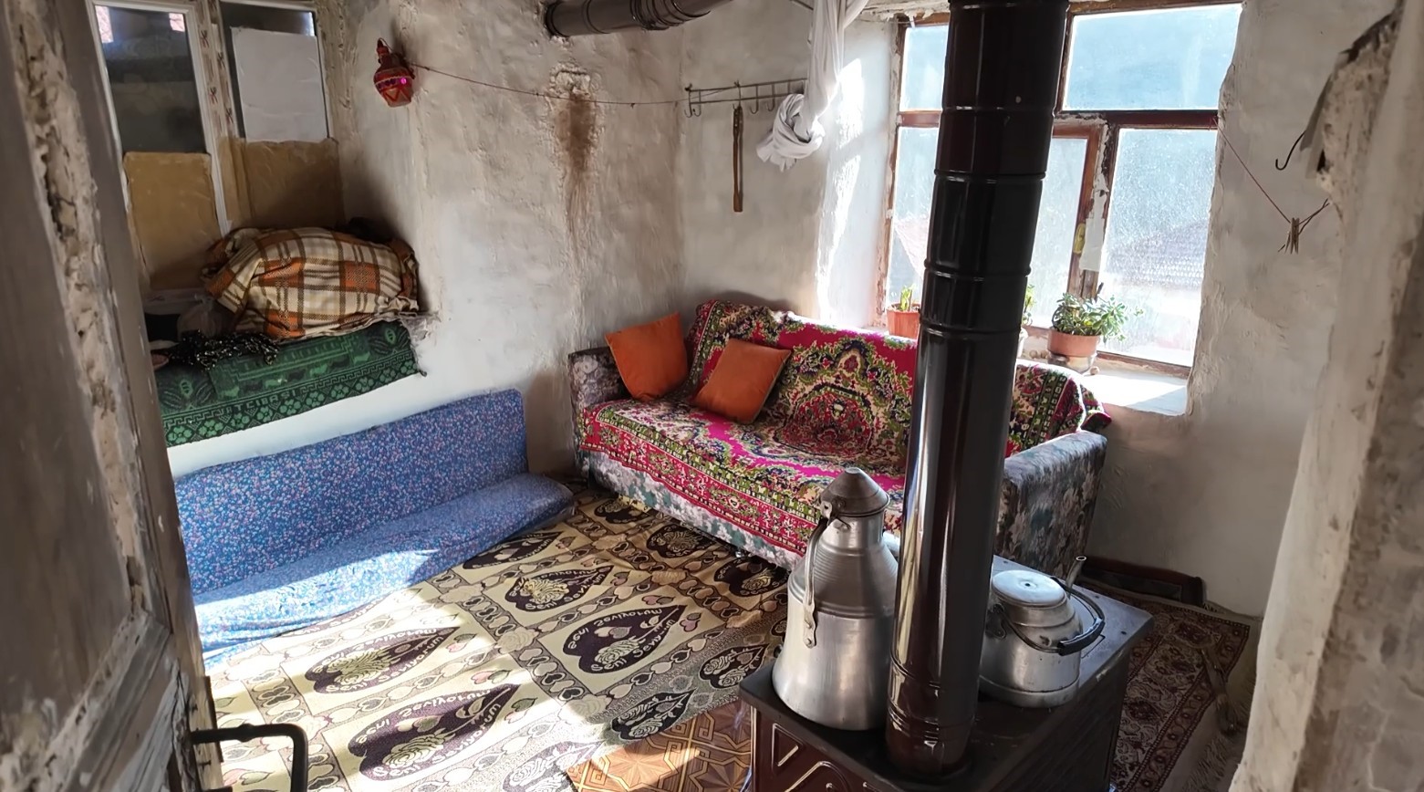 ispartada yasli kadinin 70 yillik evi daha guvenli bir yuvaya donusturuldu 4 iF1iainD