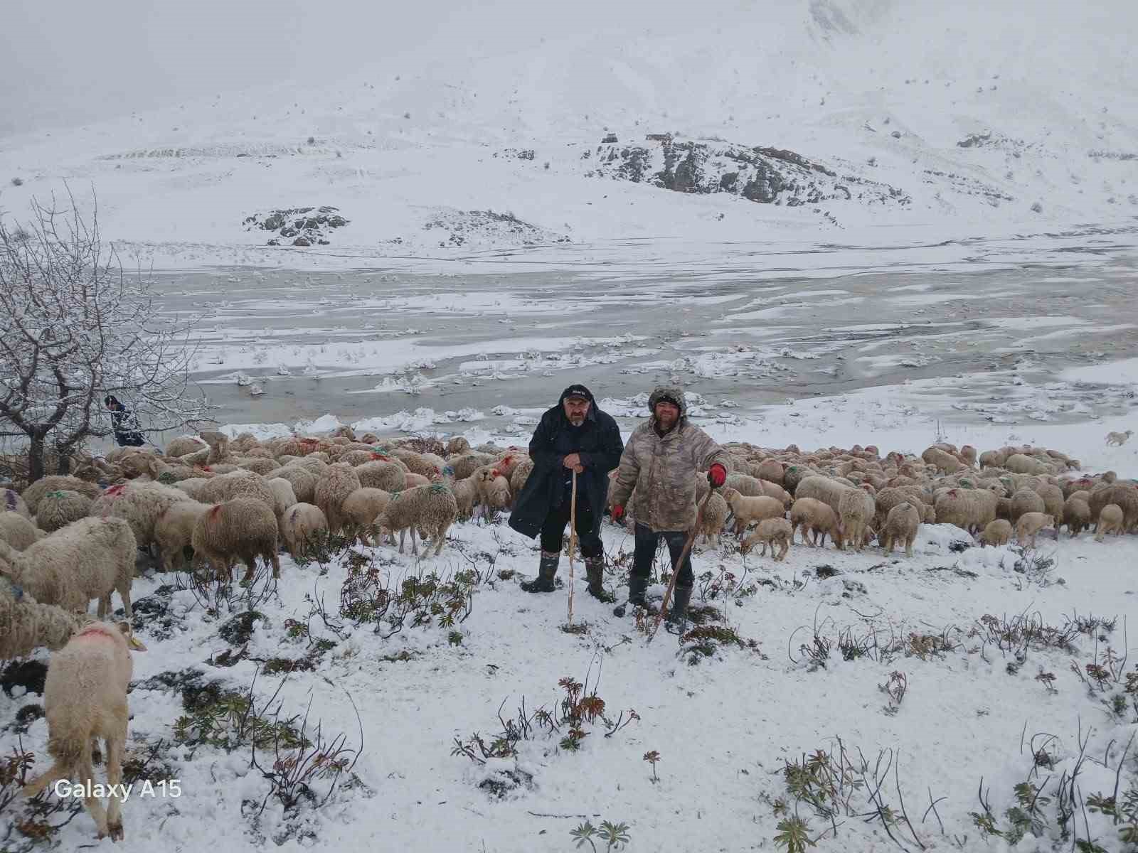 ispartada yaylada mahsur kalan cobanlar 30 saat sonra kurtarildi 3 A8m16zRL