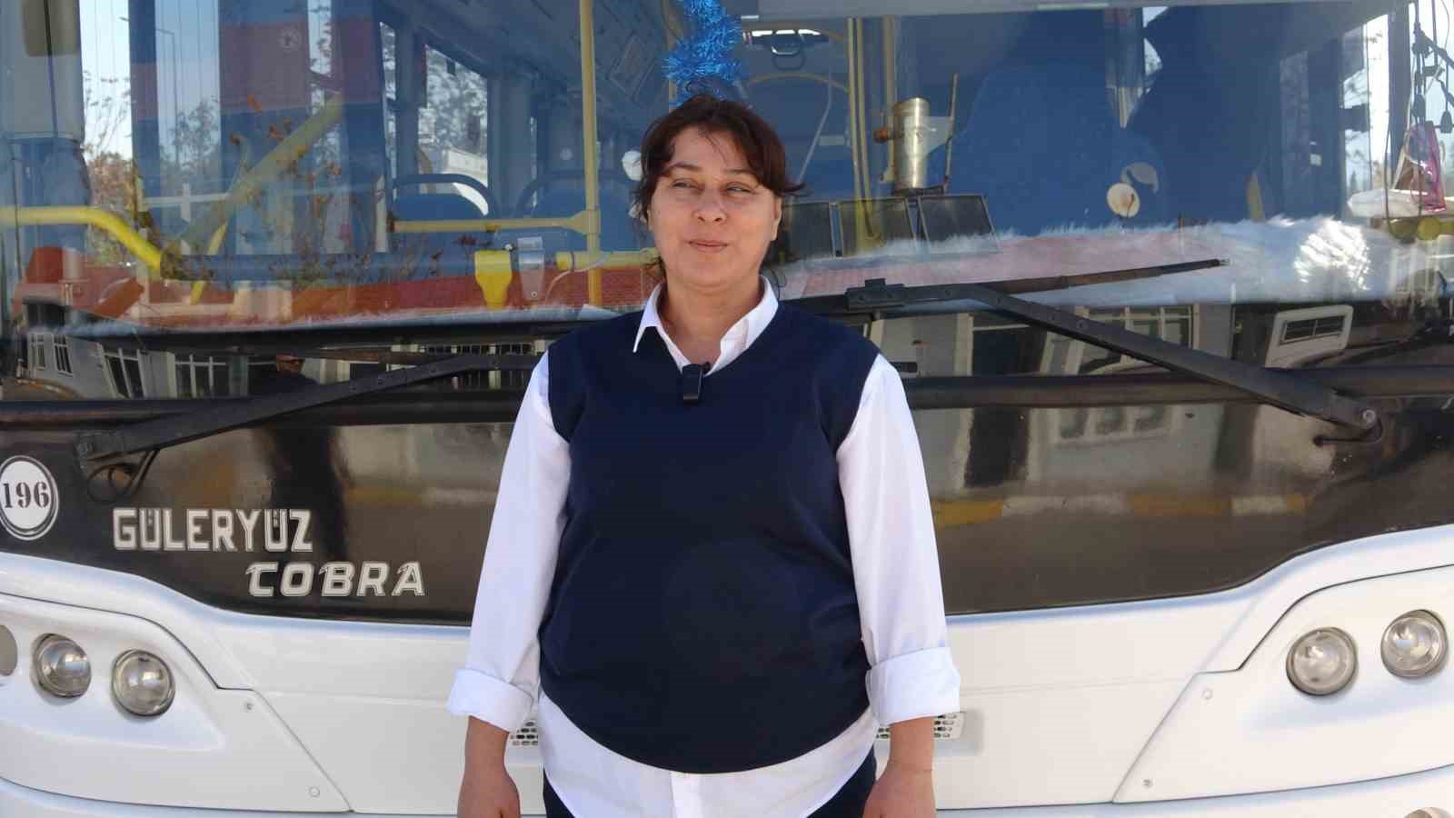 Isparta’da yol verme tartışması, kadın halk otobüsü şoförüne kâbus yaşattı 6 ispartada yol verme tartismasi kadin halk otobusu soforune k bus yasatti 2 yIw724PI