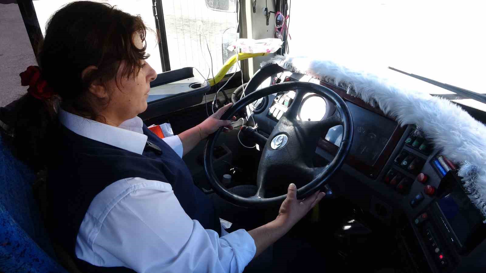 Isparta’da yol verme tartışması, kadın halk otobüsü şoförüne kâbus yaşattı 8 ispartada yol verme tartismasi kadin halk otobusu soforune k bus yasatti 4 24lvyiXu