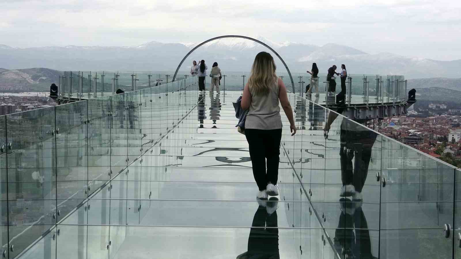 ispartada yukseklik korkusunu unutturan cam teras 1 milyon ziyaretciyi asti 3