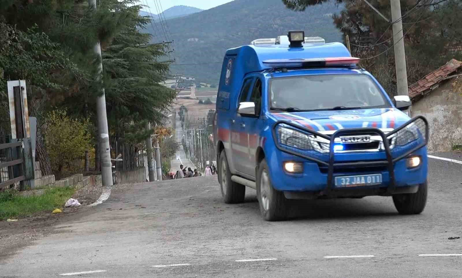 ispartadaki bassiz ceset sorusturmasinda 4 gozalti 3 jCBT51H5