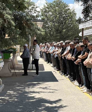 ispartadaki-kazada-hayatini-kaybeden-keziban-baysal-son-yolculuguna-ugurlandi-Dc2bHdw9.jpg