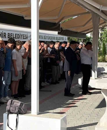 ispartadaki-kazada-hayatini-kaybeden-meryem-dinc-ve-gulperi-erturk-son-yolculuklarina-ugurlandi-9OOHYJBB.jpg