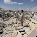 israil-el-halilde-bir-filistinli-ailenin-daha-evini-yikti-yrgeCjit.jpg