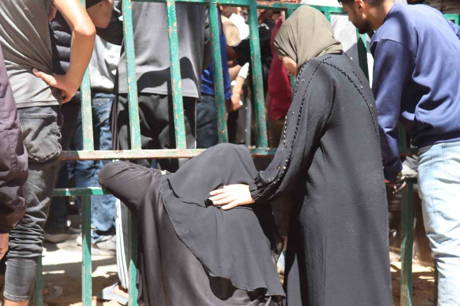 israil gazzede karakola hava saldirisi duzenlendi 1i cocuk 6 kisi hayatini kaybetti 7