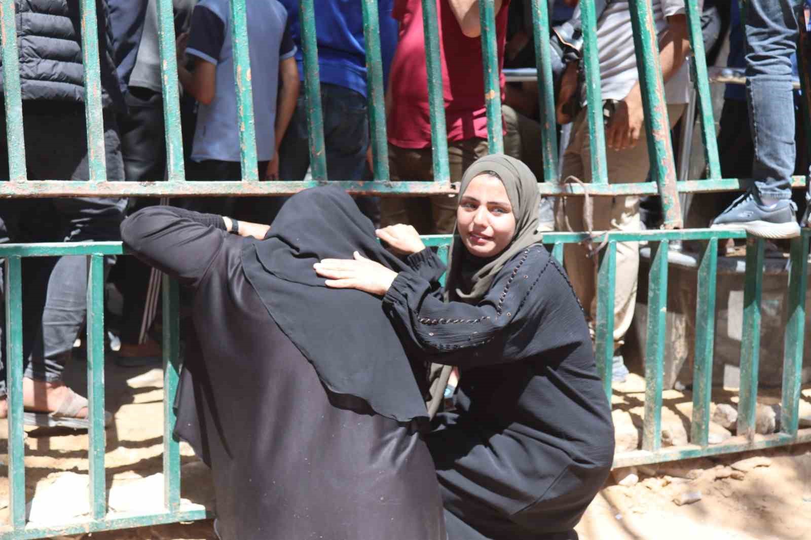 israil gazzede karakola hava saldirisi duzenlendi 1i cocuk 6 kisi hayatini kaybetti 8