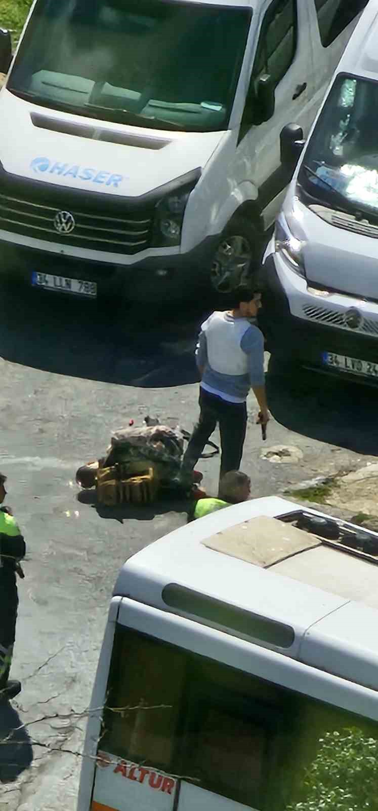 İsrail Konsolosluğu yakınındaki çatışmada 1 şüpheli ölü, 2 şüpheli ise yaralı olarak ele geçirildi 6 israil konsoloslugu yakinindaki catismada 1 supheli olu 2 supheli ise yarali olarak ele gecirildi p8iFSvDb