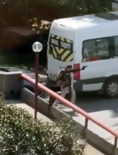 israil konsoloslugu yakinindan silah sesleri yukseldi 3 kisi etkisiz hale getirildi 5