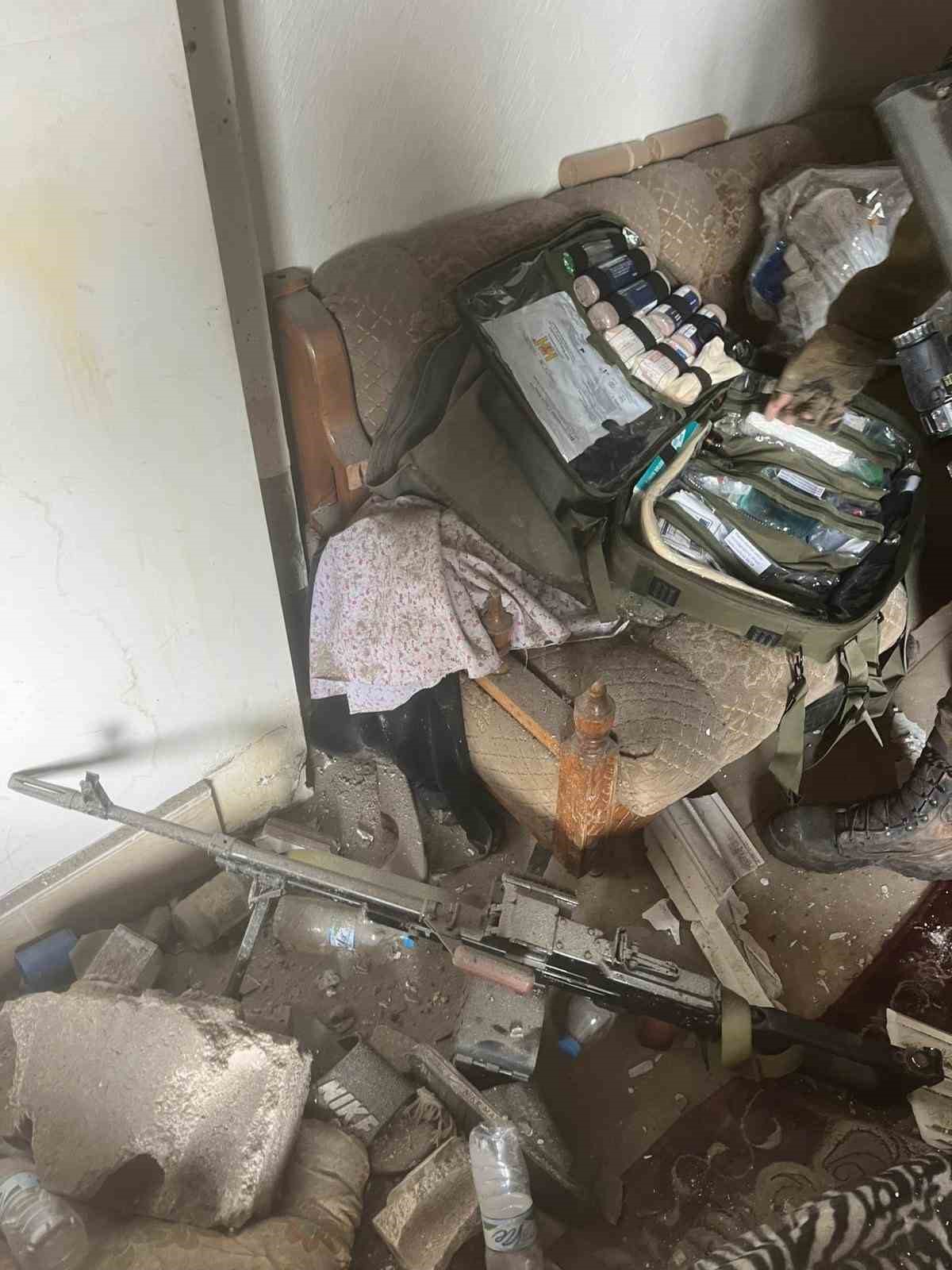 israil lubnanda hizbullaha ait silah deposunu vurdu 2 olu 2 hgWgj7ar