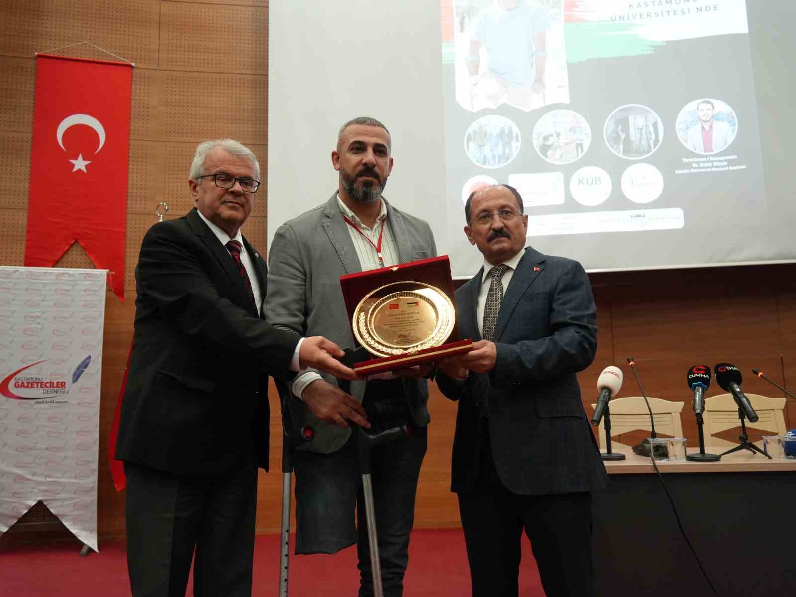 İsrail saldırısında bir bacağını kaybeden Filistinli gazeteci, Gazze’deki zulmü anlattı 5 israil saldirisinda bir bacagini kaybeden filistinli gazeteci gazzedeki zulmu anlatti 1 2J8CXSin