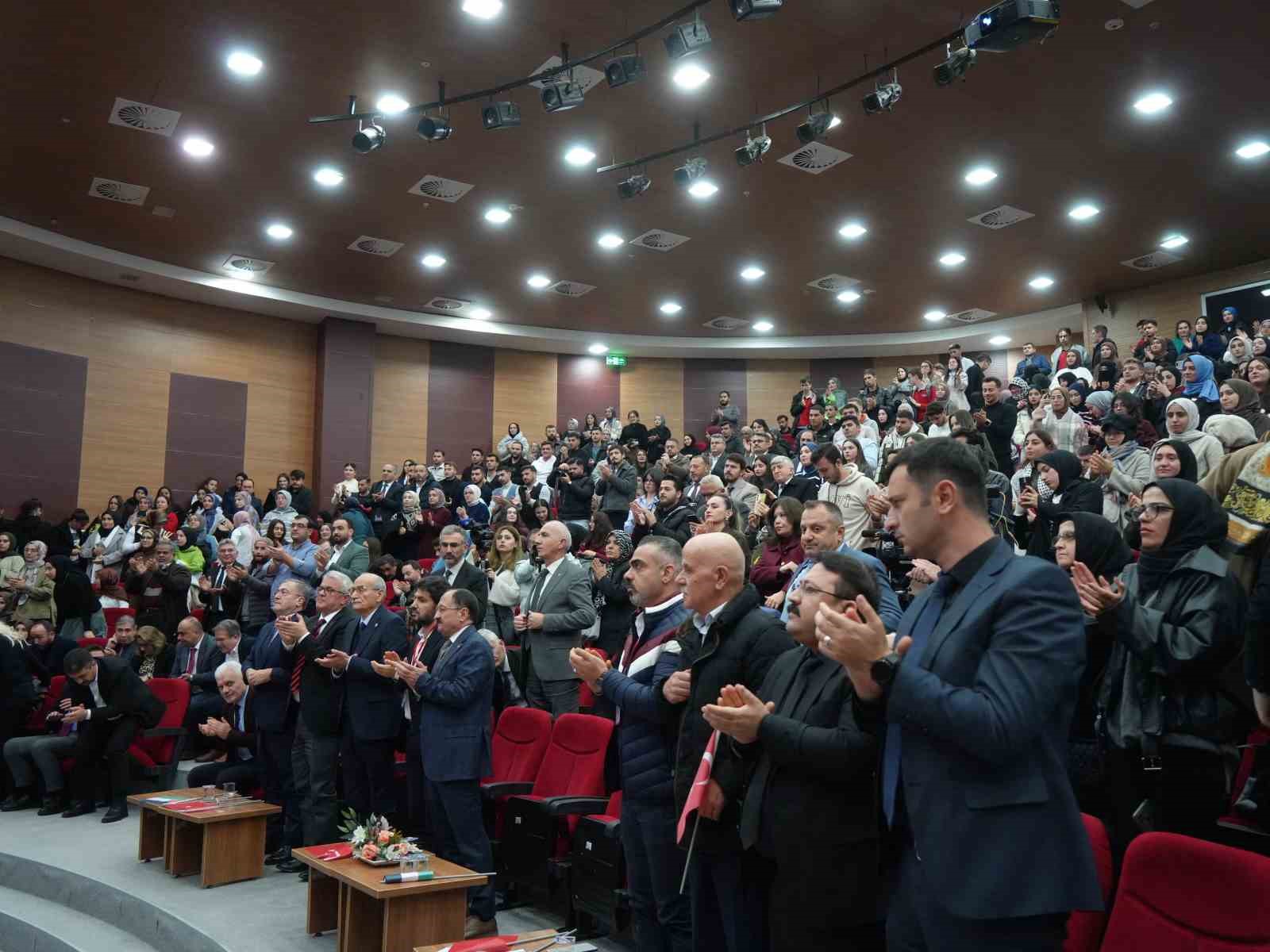 İsrail saldırısında bir bacağını kaybeden Filistinli gazeteci, Gazze’deki zulmü anlattı 16 israil saldirisinda bir bacagini kaybeden filistinli gazeteci gazzedeki zulmu anlatti 12 lpudDcBE