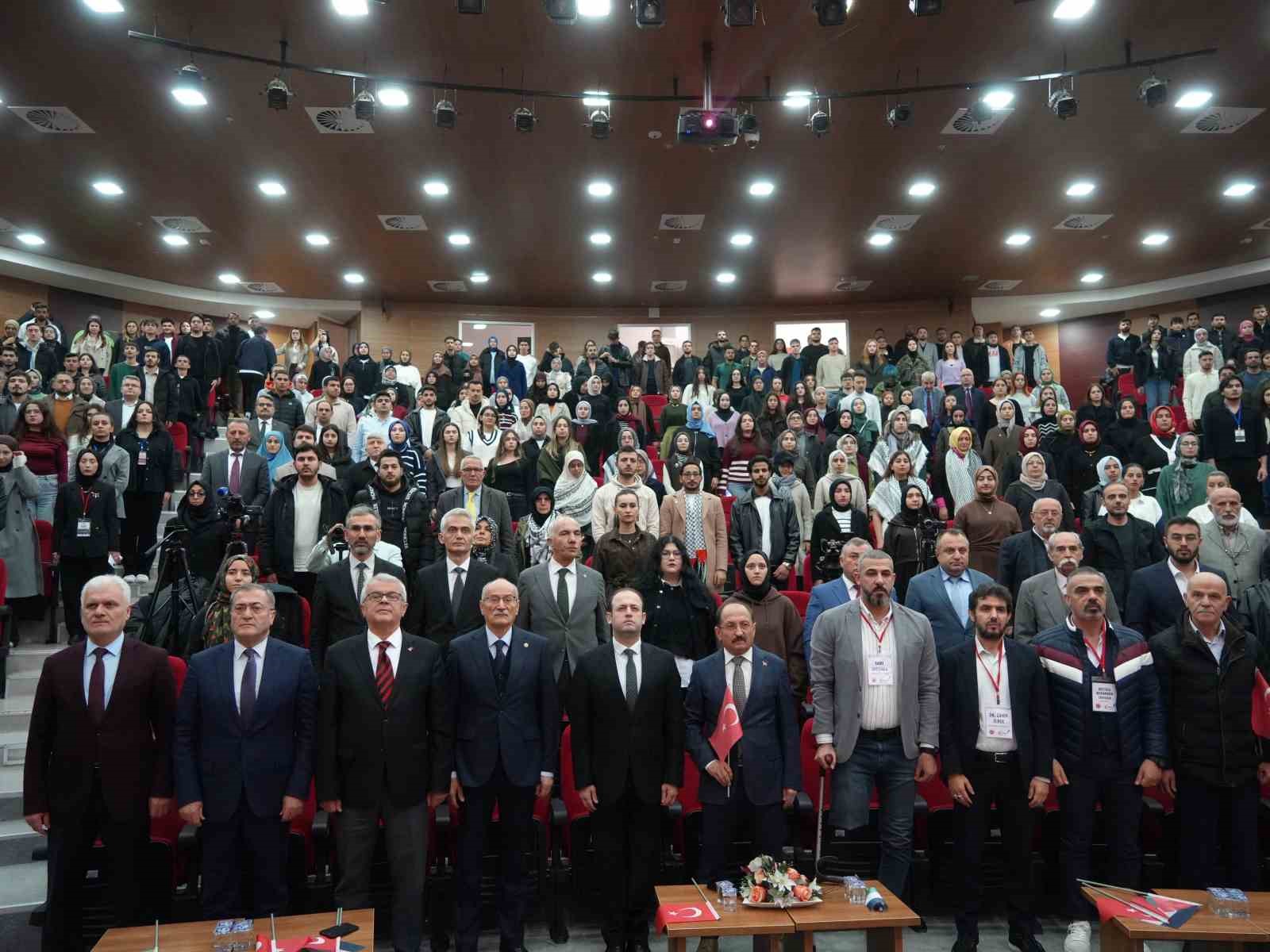 İsrail saldırısında bir bacağını kaybeden Filistinli gazeteci, Gazze’deki zulmü anlattı 13 israil saldirisinda bir bacagini kaybeden filistinli gazeteci gazzedeki zulmu anlatti 9 89EVdD5y