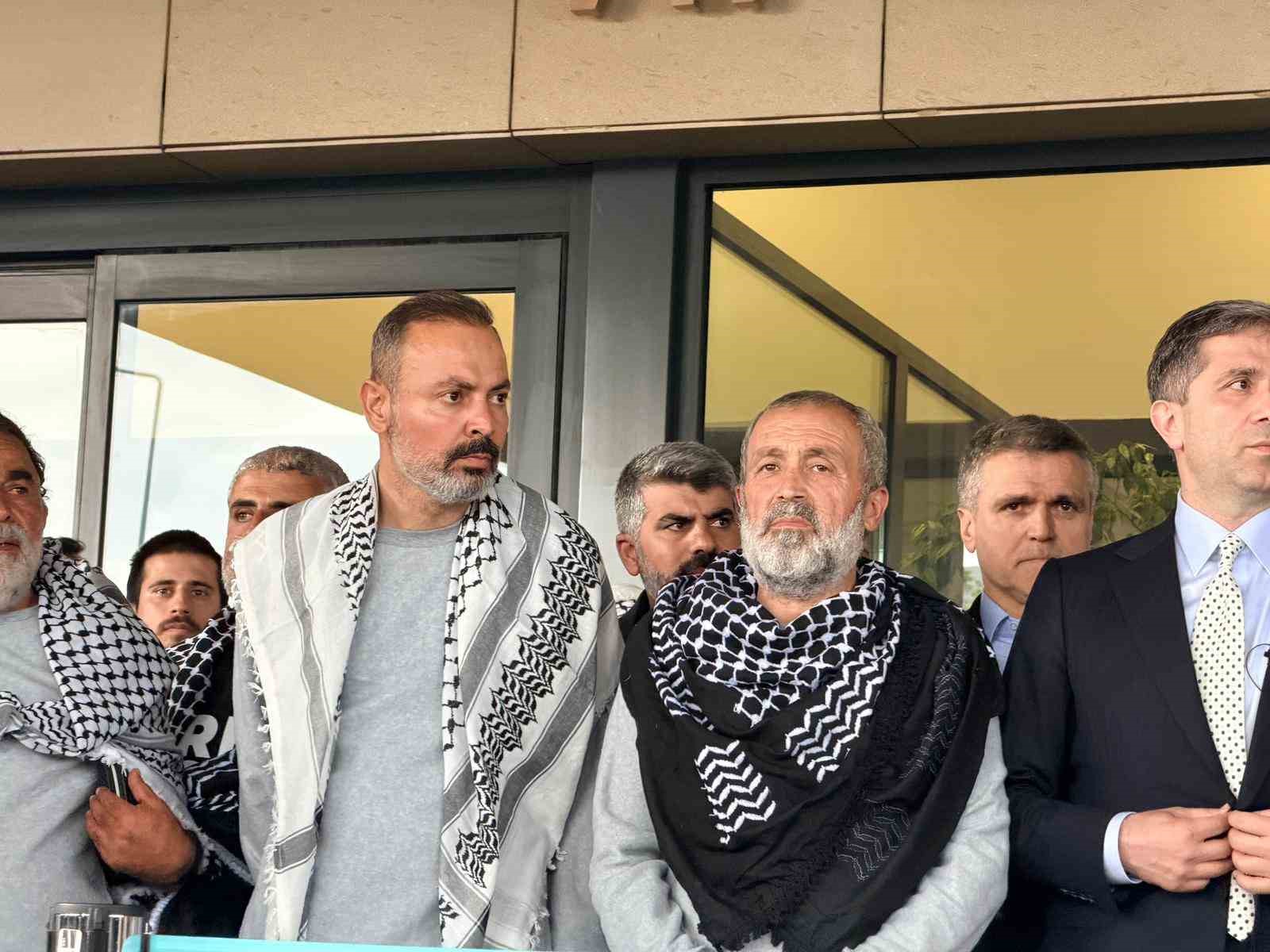 israilin alikoydugu kuresel sumud filosundaki 422 aktivist istanbula geldi 0 Y1zyEMt4