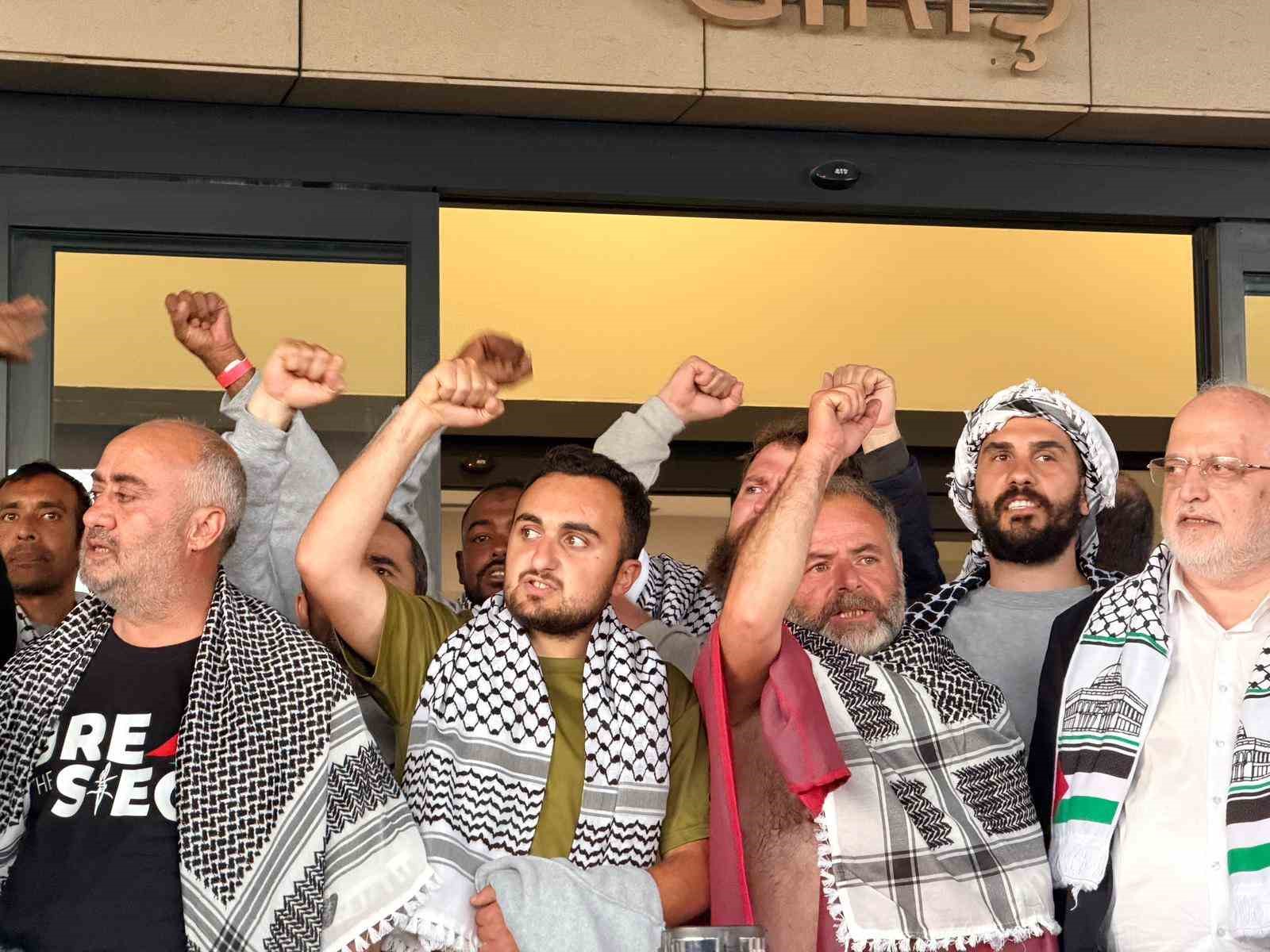 israilin alikoydugu kuresel sumud filosundaki 422 aktivist istanbula geldi 2