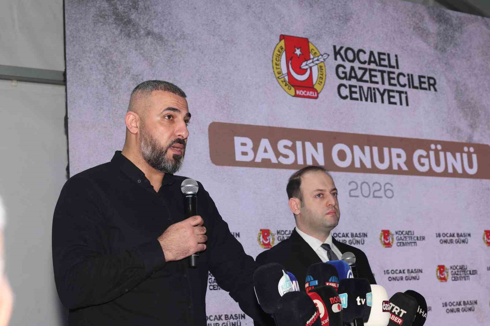 İsrail’in saldırısında bacağını kaybeden Gazzeli gazeteci meslektaşlarına seslendi 7 israilin saldirisinda bacagini kaybeden gazzeli gazeteci meslektaslarina seslendi 3 IT5ctWyj