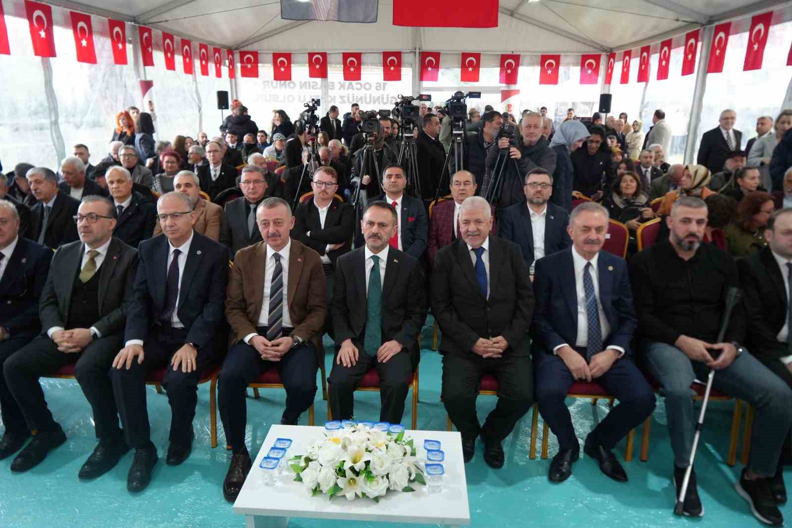 İsrail’in saldırısında bacağını kaybeden Gazzeli gazeteci meslektaşlarına seslendi 8 israilin saldirisinda bacagini kaybeden gazzeli gazeteci meslektaslarina seslendi 4 GKDLO6MK