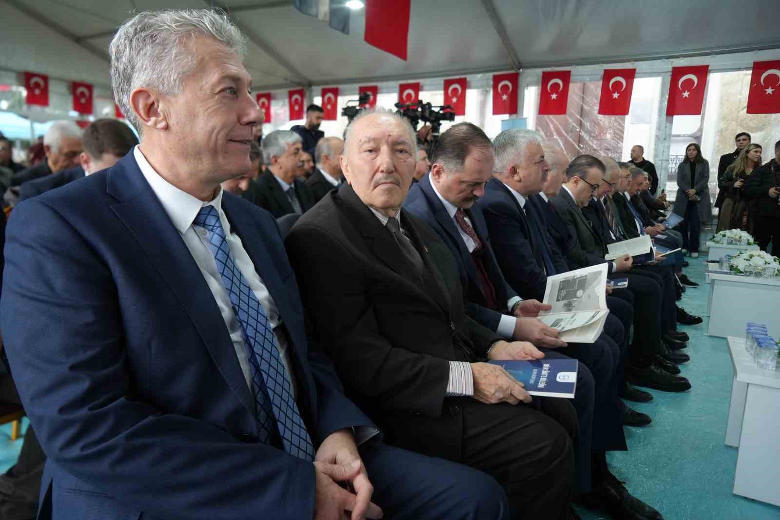 İsrail’in saldırısında bacağını kaybeden Gazzeli gazeteci meslektaşlarına seslendi 9 israilin saldirisinda bacagini kaybeden gazzeli gazeteci meslektaslarina seslendi 5 iI3WUySX