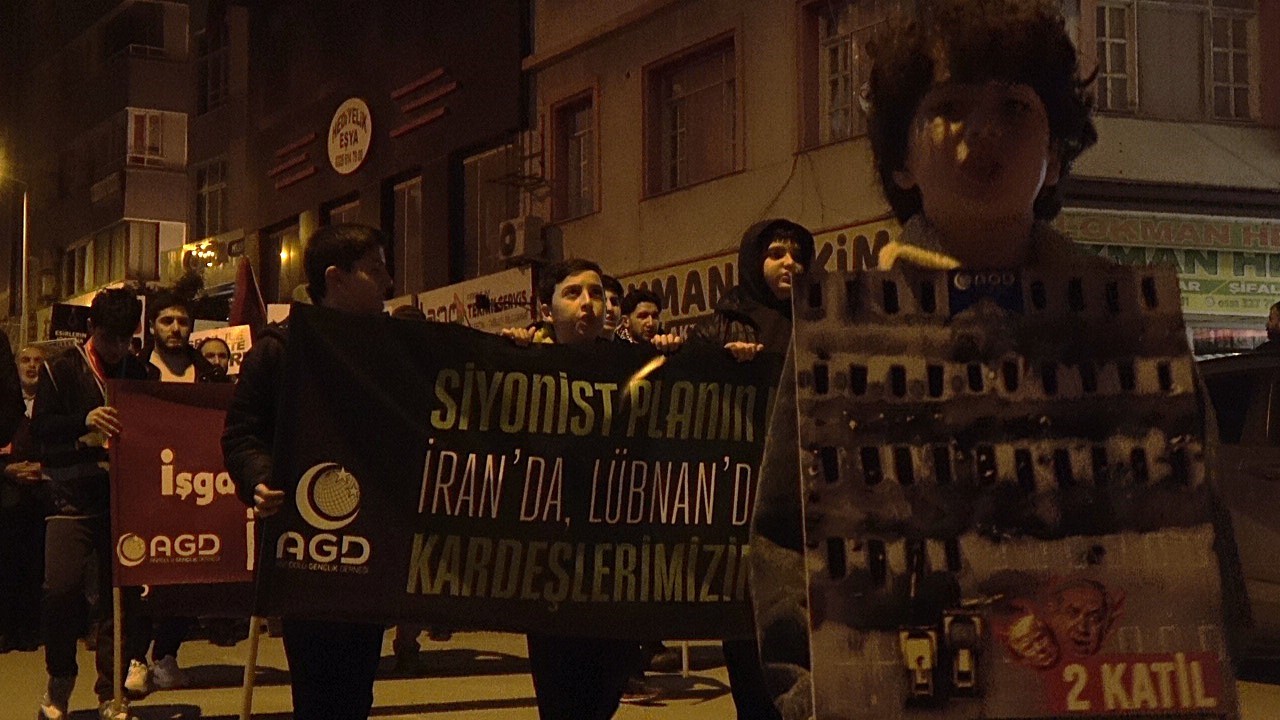 israilin zulmunu protesto etmek icin netanyahuyu idam ettiler 0 DsI5JvJs