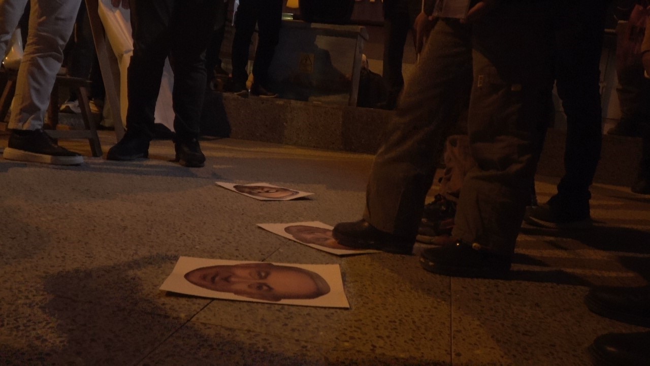 israilin zulmunu protesto etmek icin netanyahuyu idam ettiler 2 TDygh97l