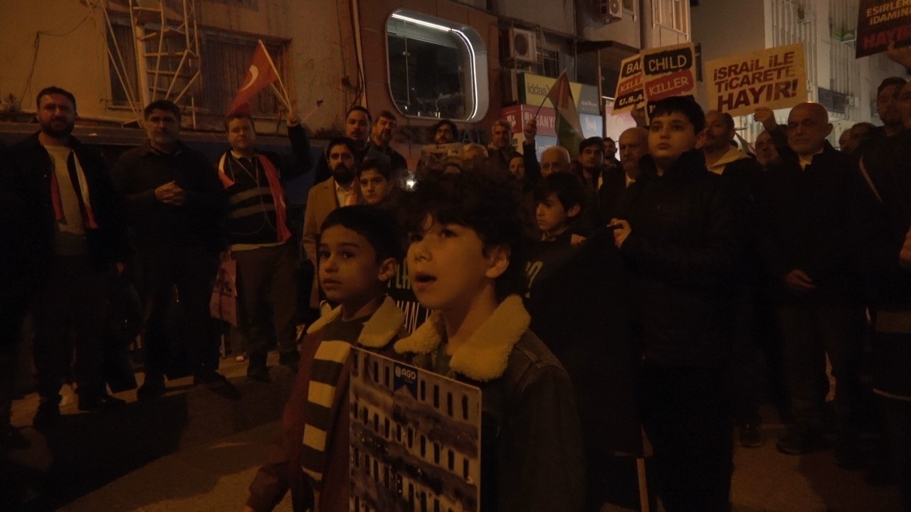 israilin zulmunu protesto etmek icin netanyahuyu idam ettiler 3 1u1BNSdt