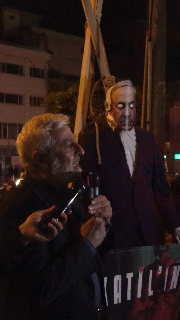 israilin zulmunu protesto etmek icin netanyahuyu idam ettiler 6 BjNZYu3p