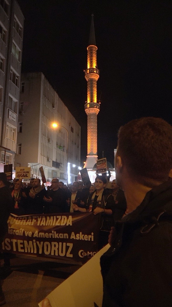 israilin zulmunu protesto etmek icin netanyahuyu idam ettiler 7 hMr2kGaE