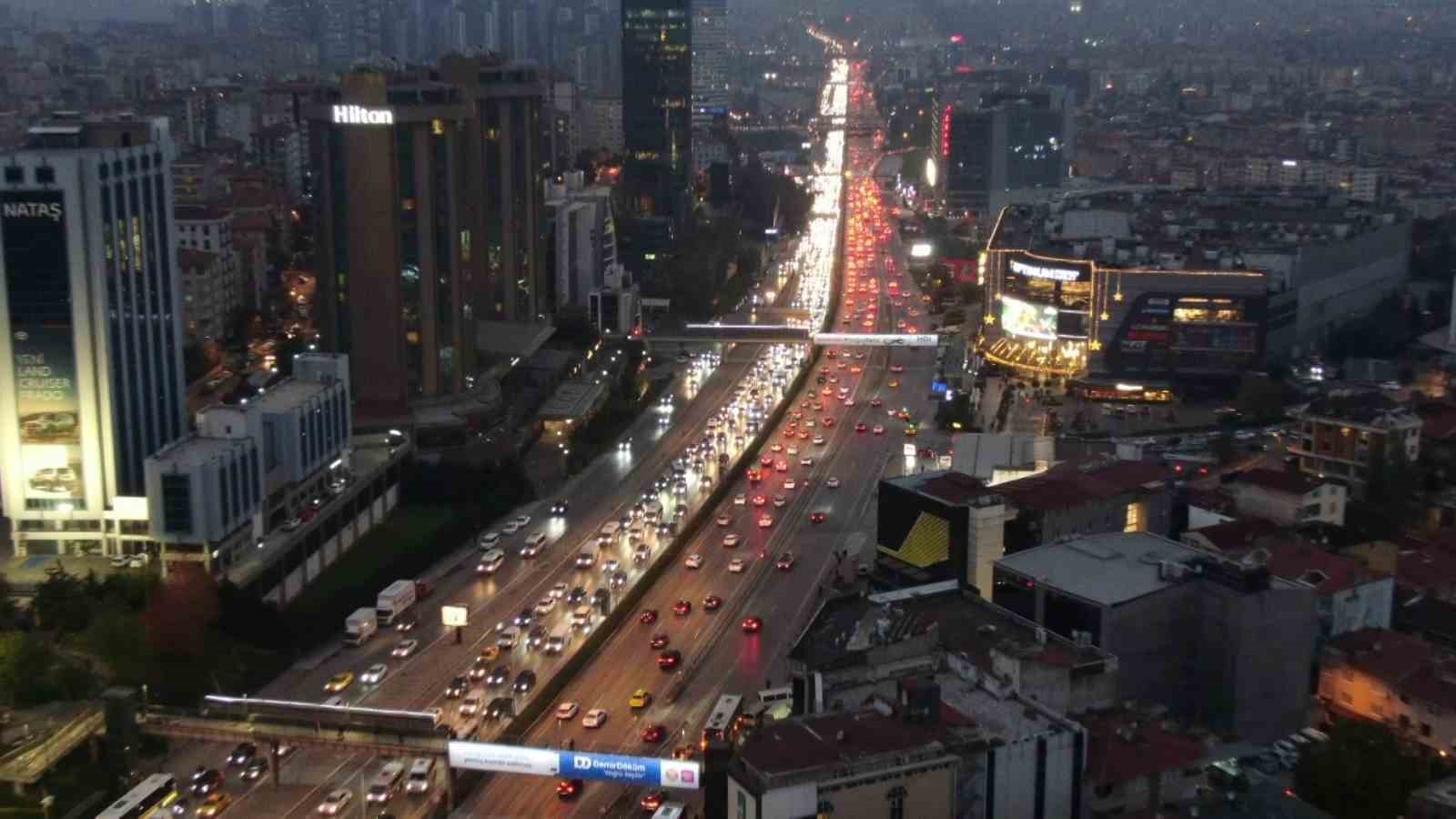istanbul anadolu yakasinda olusan trafik yogunlugu havadan goruntulendi 1 S84BCBIe